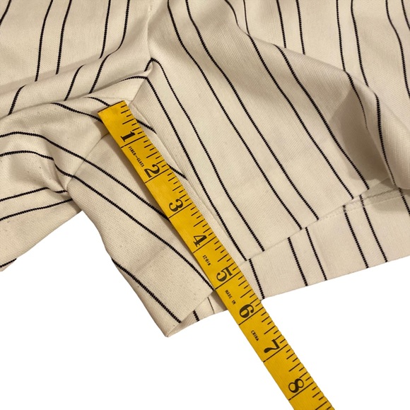 WHITE HOUSE BLACK MARKET | BLACK & WHITE STRIPED SHORTS SZ 6 - Picture 6 of 11